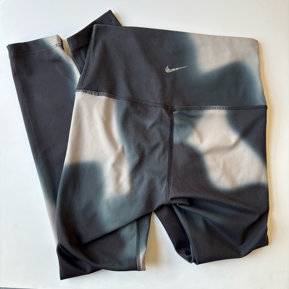 Nike Yoga Dri-FIT High Rise Leggings Grey Black Gradient Tie Dye Size S 7/8 - Picture 5 of 6